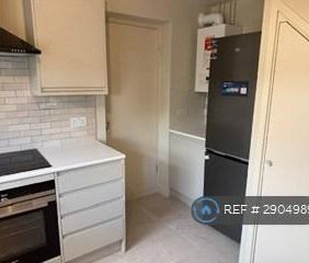 2 bedroom semi-detached house to rent - Photo 4