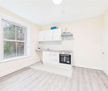 Andover Road, Newbury, Berkshire, RG14 - Photo 1