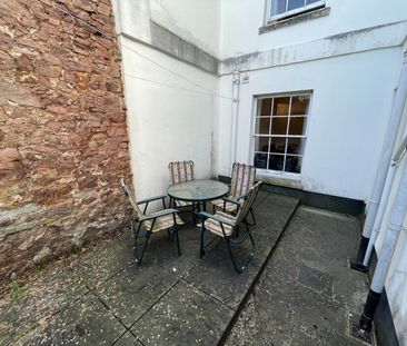 1 Bed Flat, Meridian Place, BS8 - Photo 2