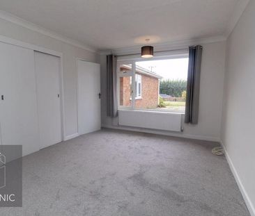 3 bedroom bungalow to rent - Photo 1