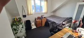 4 Bed - 85 Harold Grove, Hyde Park, Leeds - LS6 1LB - Student - Photo 2