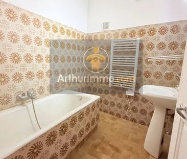 Location Appartement 3 pièces 95 m2 à Saint-Maximin-la-Sainte-Baume - Photo 5