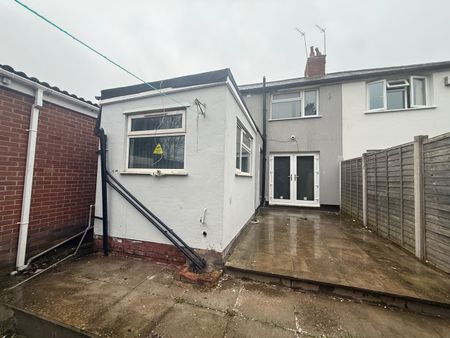 Room in a Shared House, Nansen Road, B8 - Photo 3