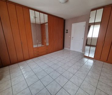 Uitstekend gelegen ruim gelijkvloers app. met 2 slaapkamers, terras... - Photo 2