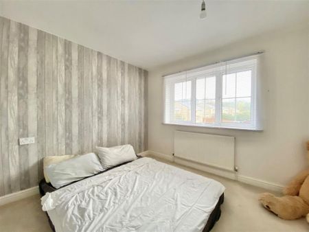 2 bedroom semi-detached house to rent - Photo 3