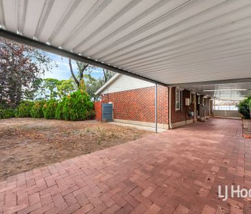 Neat and Tidy 3 Bedroom Home - Photo 6