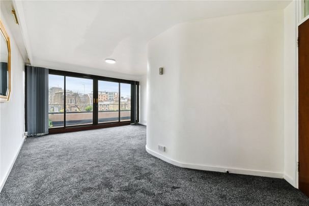 Spacious One Bedroom Apartment With West Facing Balcony And Far Reaching Views - Photo 1