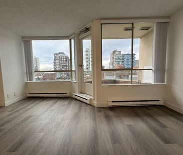 Bright Studio @ Hornby Court - UNFURNISHED - AVAILABLE NOW! - Photo 2