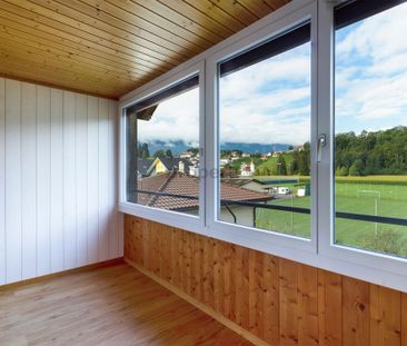 Charming 4.5-room penthouse apartment with balcony in Thierachern - Foto 2