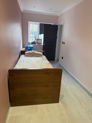 Room in a Shared House, Lankers Drive, HA2 - Photo 1