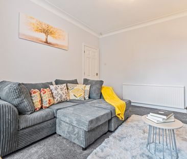 4 Bed Semi-Detached House, Lidgett Park Avenue, LS8 - Photo 1