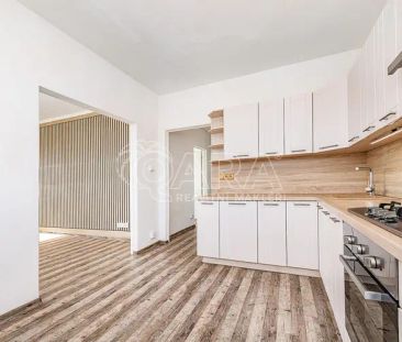 Pronájem slunného 2+1 v širším centru s krásným výhledem - Photo 4