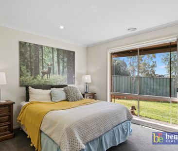 Peaceful Family Living in Golden Square - Photo 2