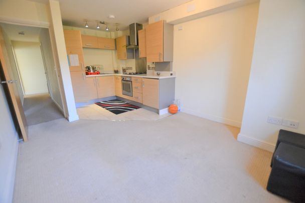 2 bed flat to rent in 6 The Waves, BH5 1AA - Photo 1