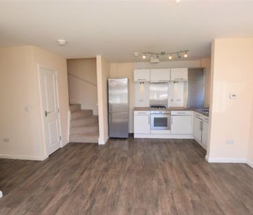 2 bedroom end of terrace house to rent - Photo 4