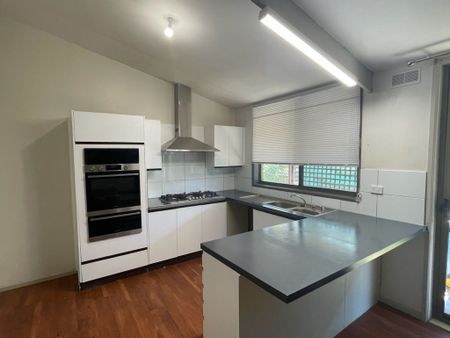 Solid Home in Sporting Precinct!! - Photo 4