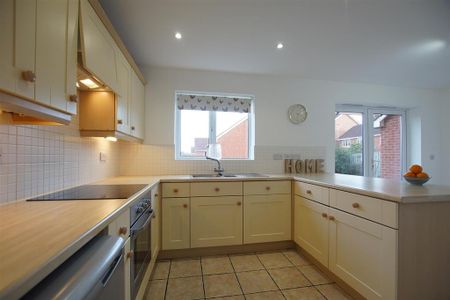 3 bedroom detached house to rent - Photo 5
