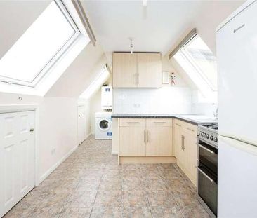 Cowley Court, West Street, London, E11 - Photo 3