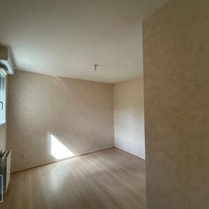 Location Appartement 2 pièces 54m² PARAY LE MONIAL 71600 - Photo 2