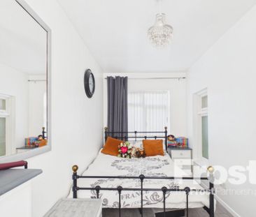 The Drive, Feltham,TW14 - Photo 3