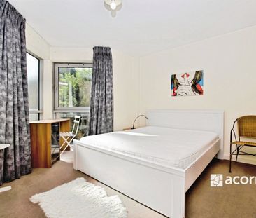 Flat to rent - Jamaica Road, London, SE16 - Photo 3