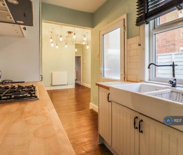 2 bedroom semi-detached house to rent - Photo 2