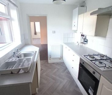 2 bedroom end of terrace house to rent - Photo 5