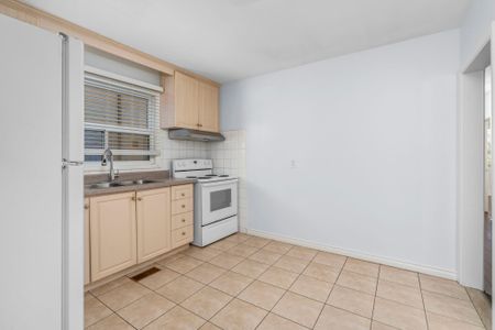 For Lease - 343 Ranee Avenue Unit# Main, Toronto, Ontario - Photo 4