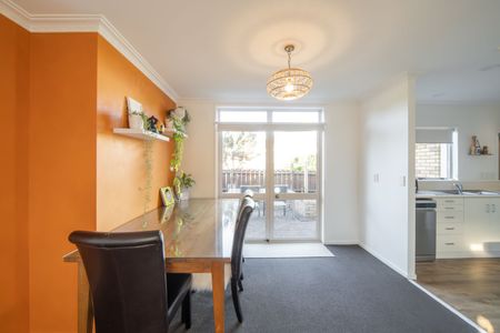 Well Appointed Three Bedroom Home - Photo 3