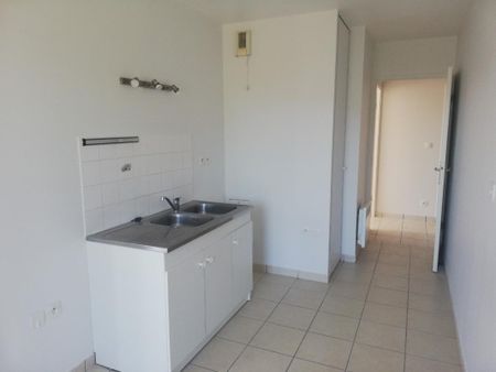 Location Appartement 4 pièces 86m² EVREUX 27000 - Photo 2