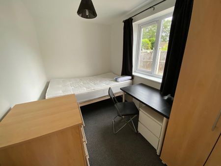 5 bedroom terraced house to rent - Photo 2