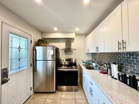 For Lease - 240 Marier Avenue Unit# Unit 3, Vanier and Kingsview Park, Ontario - Photo 5