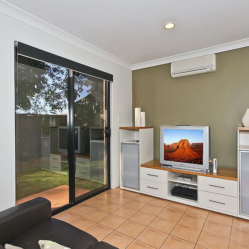 52 Isaacs Way, - Photo 1