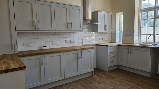 5 bedroom apartment to rent - Photo 1