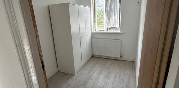 Room in a Shared House, Carlyon Road, HA0 - Photo 2