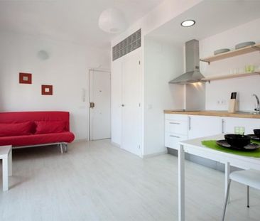 Cheerful studio apartment in Barceloneta located close to the beach - Photo 2