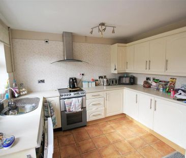 3 bedroom semi-detached house to rent - Photo 6