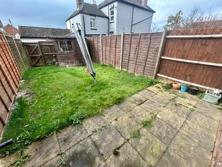 2 bedroom House To Let - Photo 4