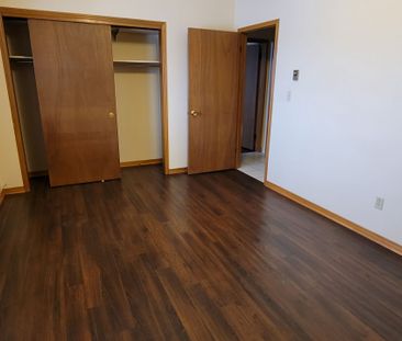 For Lease - 7116 MCLEOD Road Unit# 101, Niagara Falls, Ontario - Photo 4