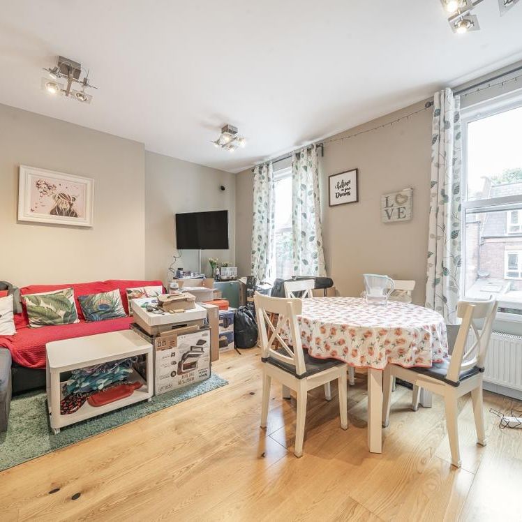 Clapham Park Road, London SW4 - Photo 1