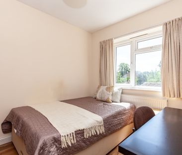 Beechey Avenue, Marston - Photo 3