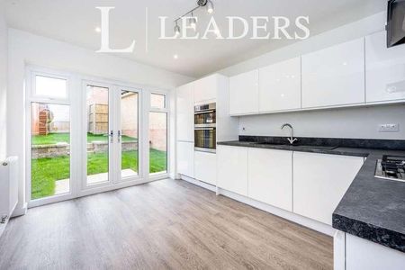 Burney Drive, Eagle Farm South, Milton Keynes, Buckinghamshire, MK17 - Photo 3