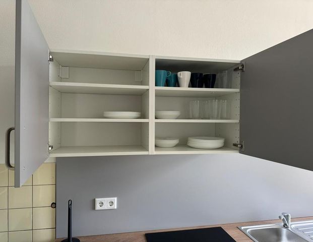 1 Zimmer in komplett renovierter 4er WG! Erstbezug! - Photo 1
