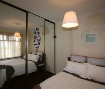 Beachfront Bliss on the Esplanade - Photo 3