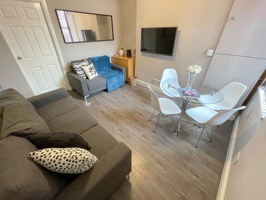 3 bedroom terraced house to rent - Photo 1