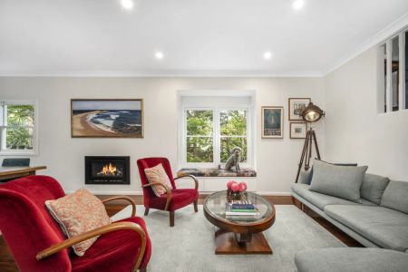 Charming Family Living in Peaceful, Leafy Cul-de Sac - Photo 4