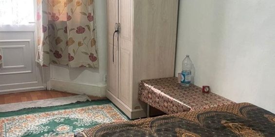 Room in a Shared House, Strone Road, E12 - Photo 3