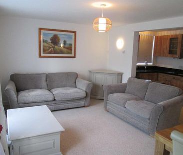 2 bedroom cottage to rent - Photo 2