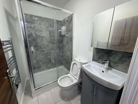 St. Georges Street, Bolton, BL1 - Photo 3