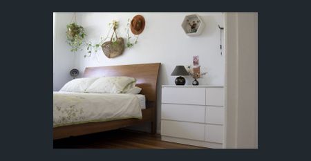 Walk-to-Everything 4-Bedroom Home with Pool in Downtown Lennox - Photo 4